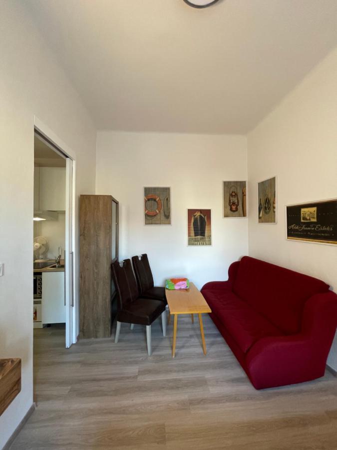Red&Black Apartment City Centr, Na Hradbach 118 オストラヴァ エクステリア 写真