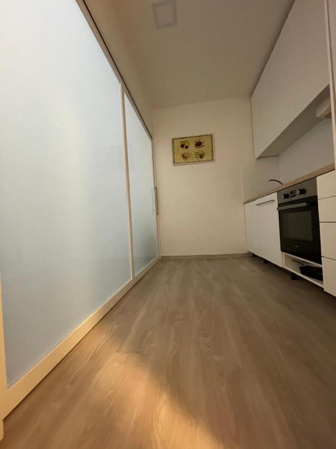 Red&Black Apartment City Centr, Na Hradbach 118 オストラヴァ エクステリア 写真
