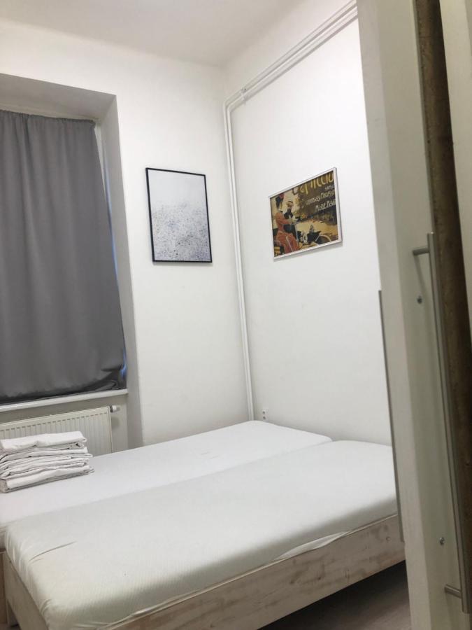 Red&Black Apartment City Centr, Na Hradbach 118 オストラヴァ エクステリア 写真