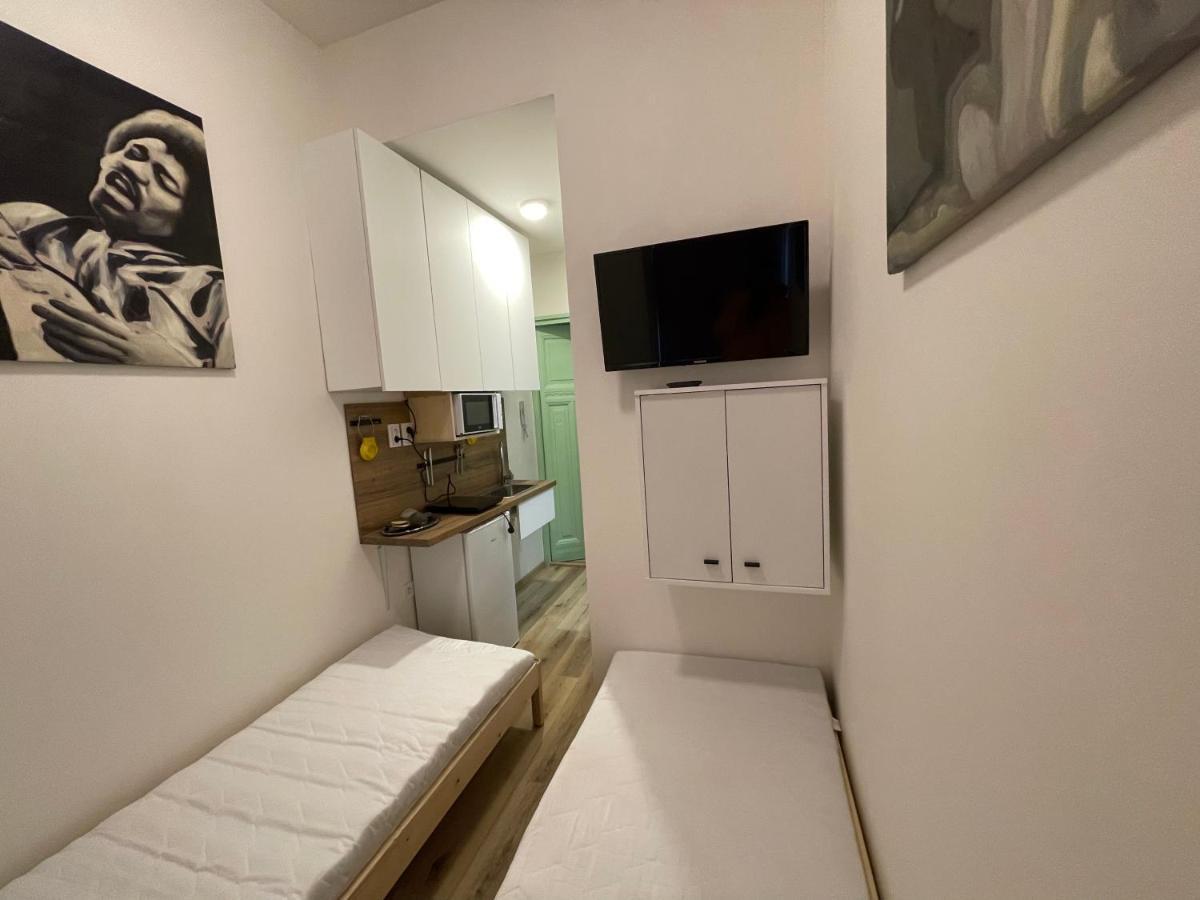 Red&Black Apartment City Centr, Na Hradbach 118 オストラヴァ エクステリア 写真