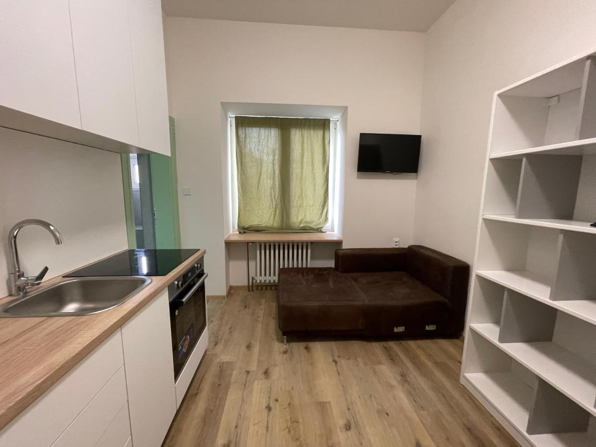 Red&Black Apartment City Centr, Na Hradbach 118 オストラヴァ エクステリア 写真
