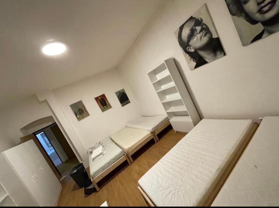Red&Black Apartment City Centr, Na Hradbach 118 オストラヴァ エクステリア 写真